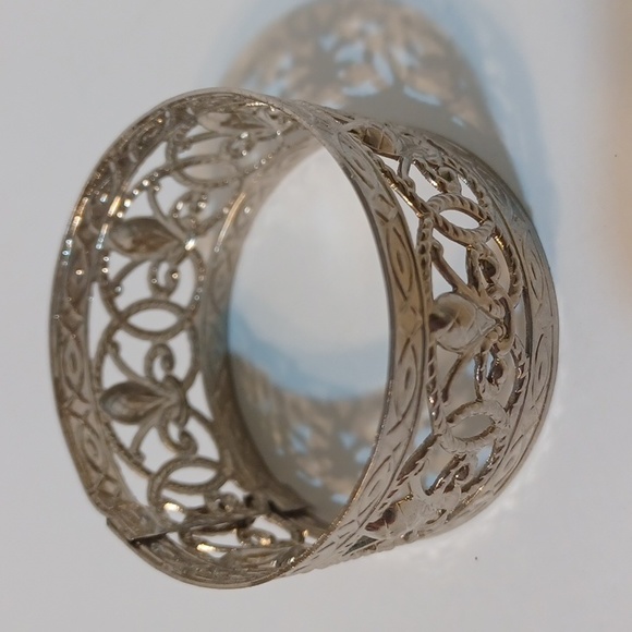 Vintage Kemp and Beatley Fleur Delis Filigree Napkin Ring Set of 6 L@@K! - Picture 9 of 12